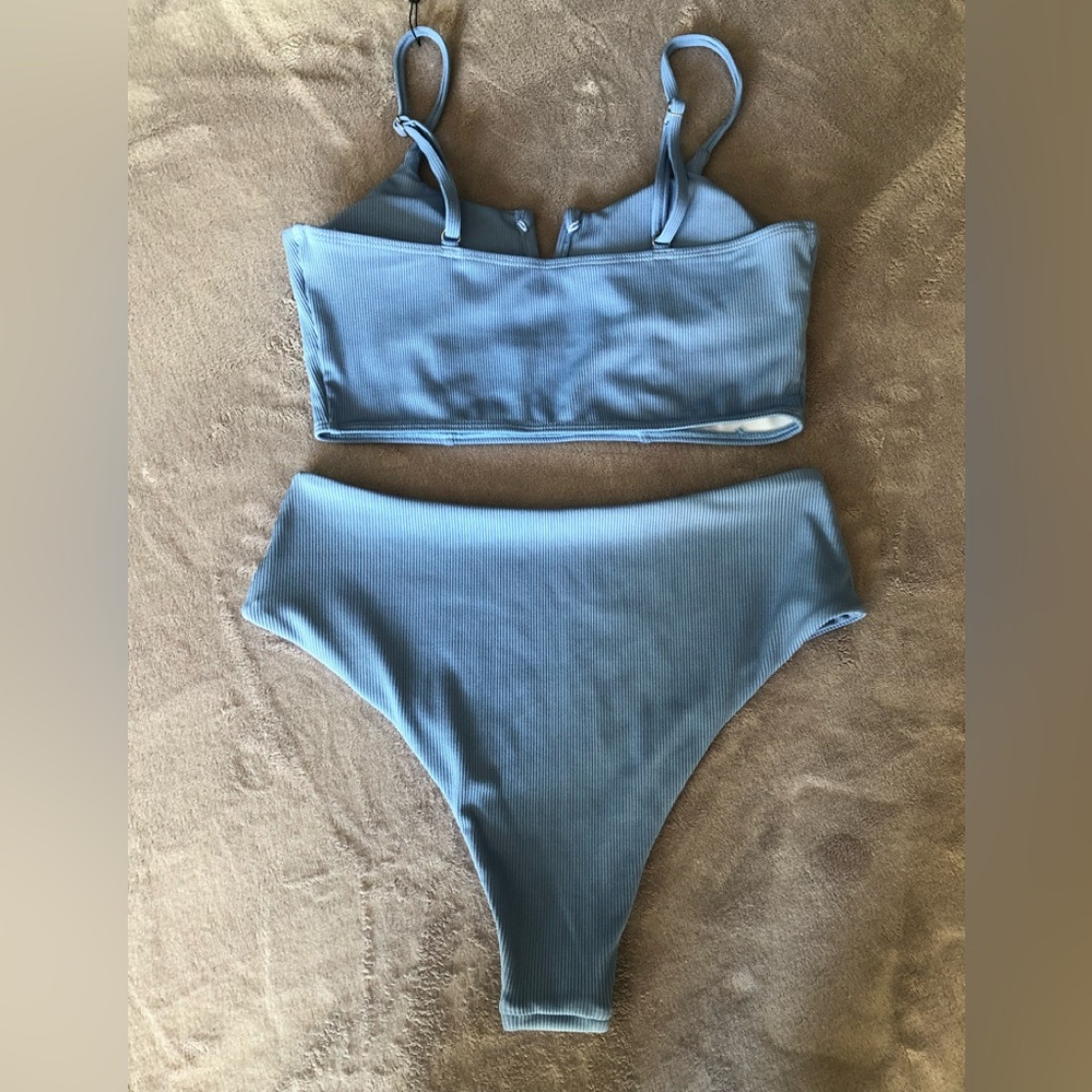 Bathing suit - Picture 2 of 3